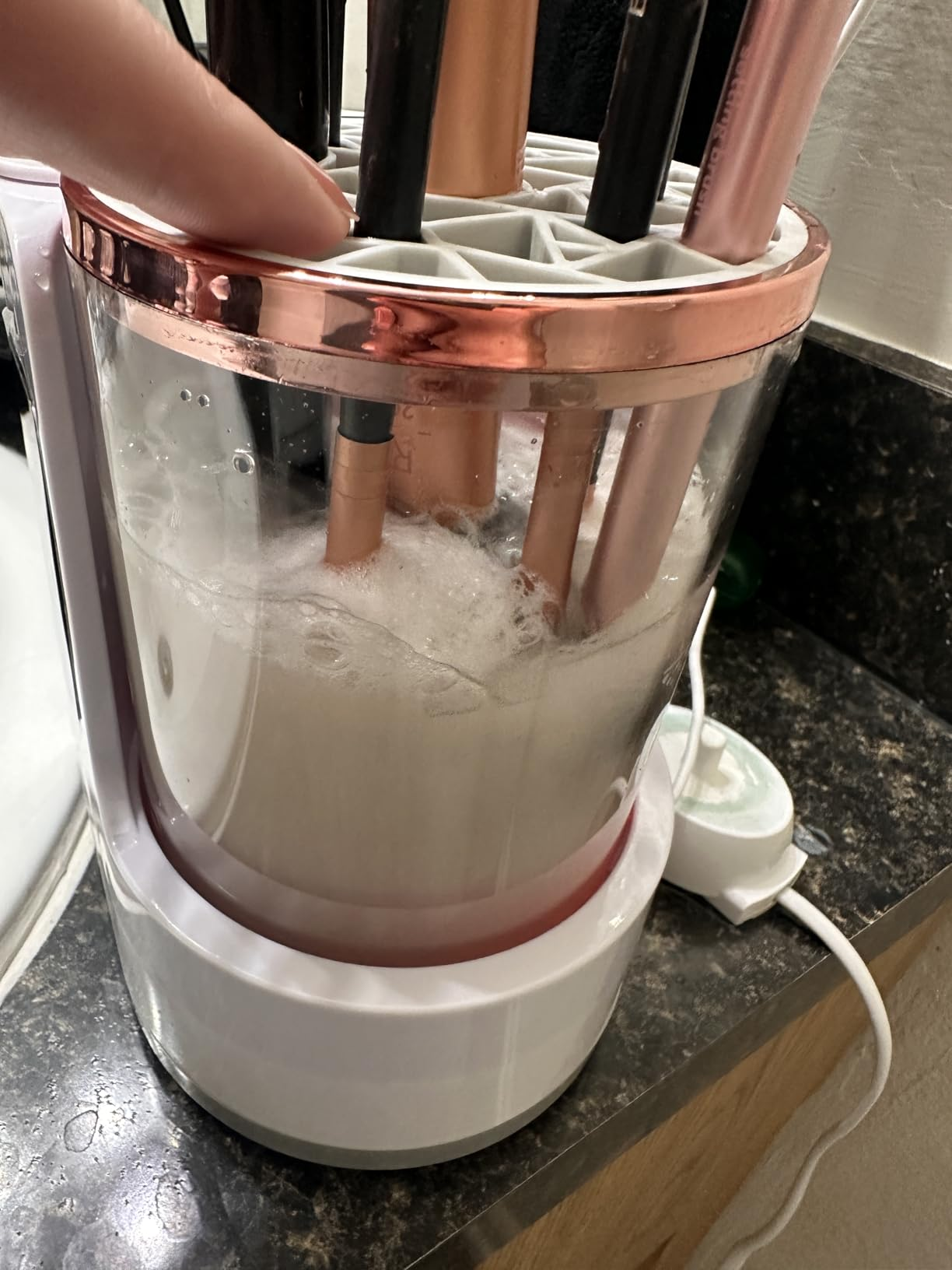 💗3-in-1 Electric Makeup Brush Cleaner 💗& Dryer – Automatic Deep Cleaning, USB Portable for All Makeup Brushes & Sponges