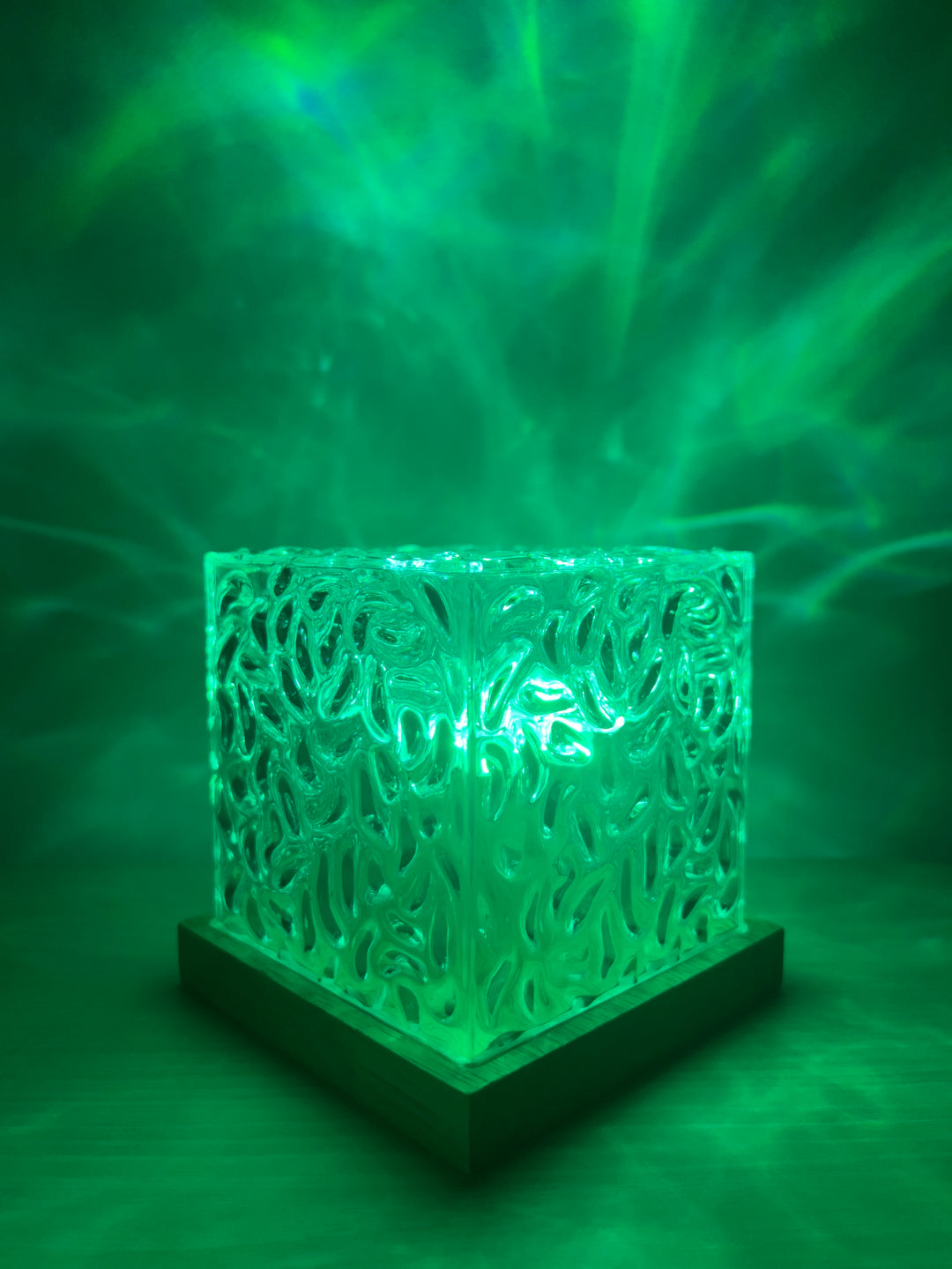 Ocean Aurora Lamp with Remote – 16 Ocean Wave Colors Lamp